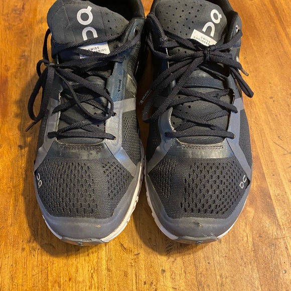 on cloud - Picture 3 of 7